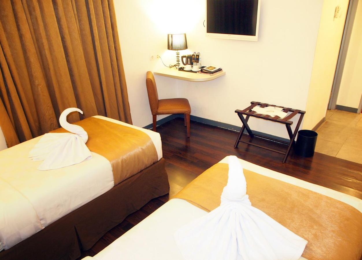 Maven Fatmawati Hotel Джакарта Екстериор снимка