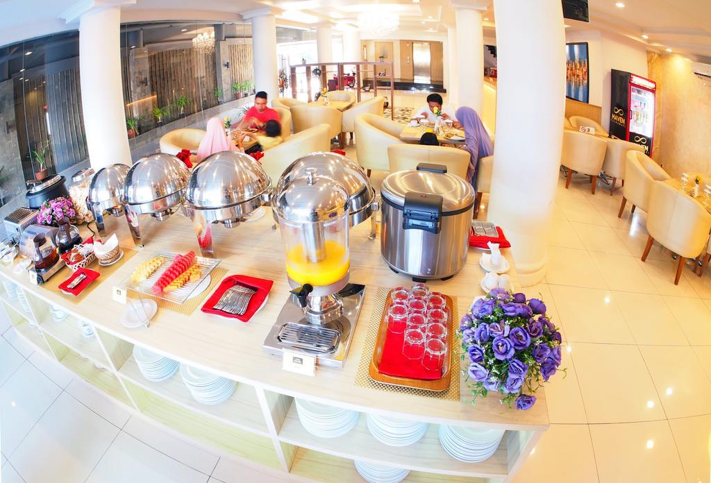 Maven Fatmawati Hotel Джакарта Екстериор снимка