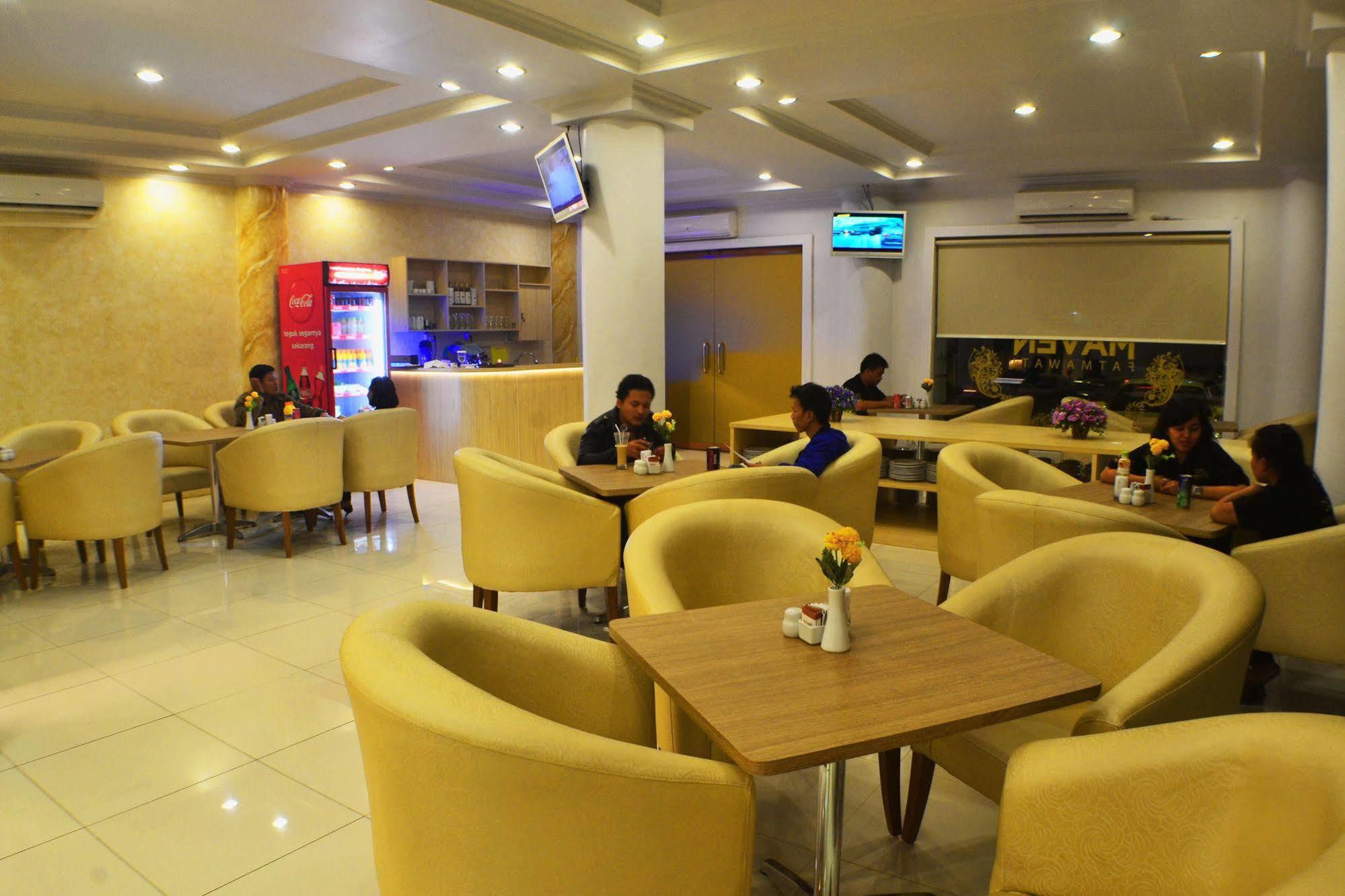 Maven Fatmawati Hotel Джакарта Екстериор снимка