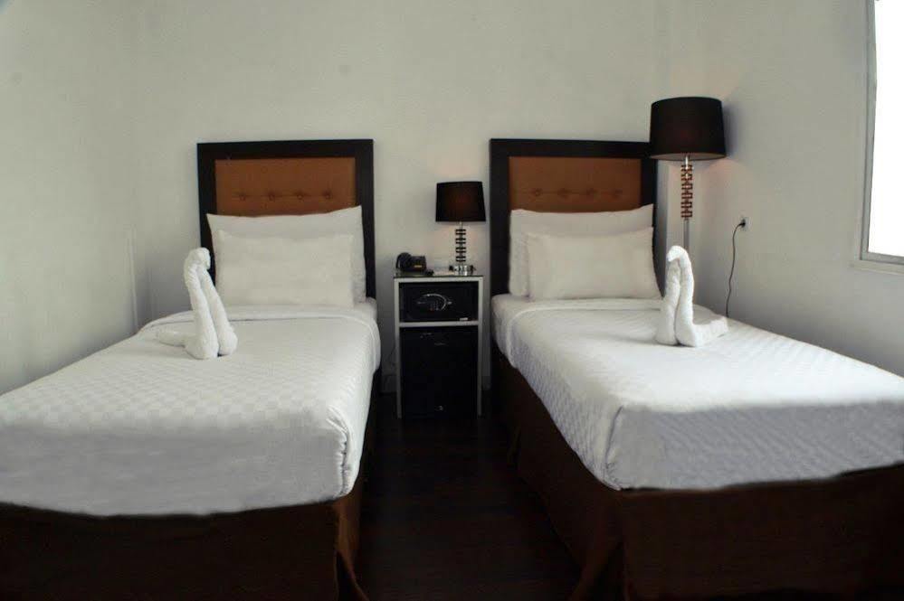 Maven Fatmawati Hotel Джакарта Екстериор снимка