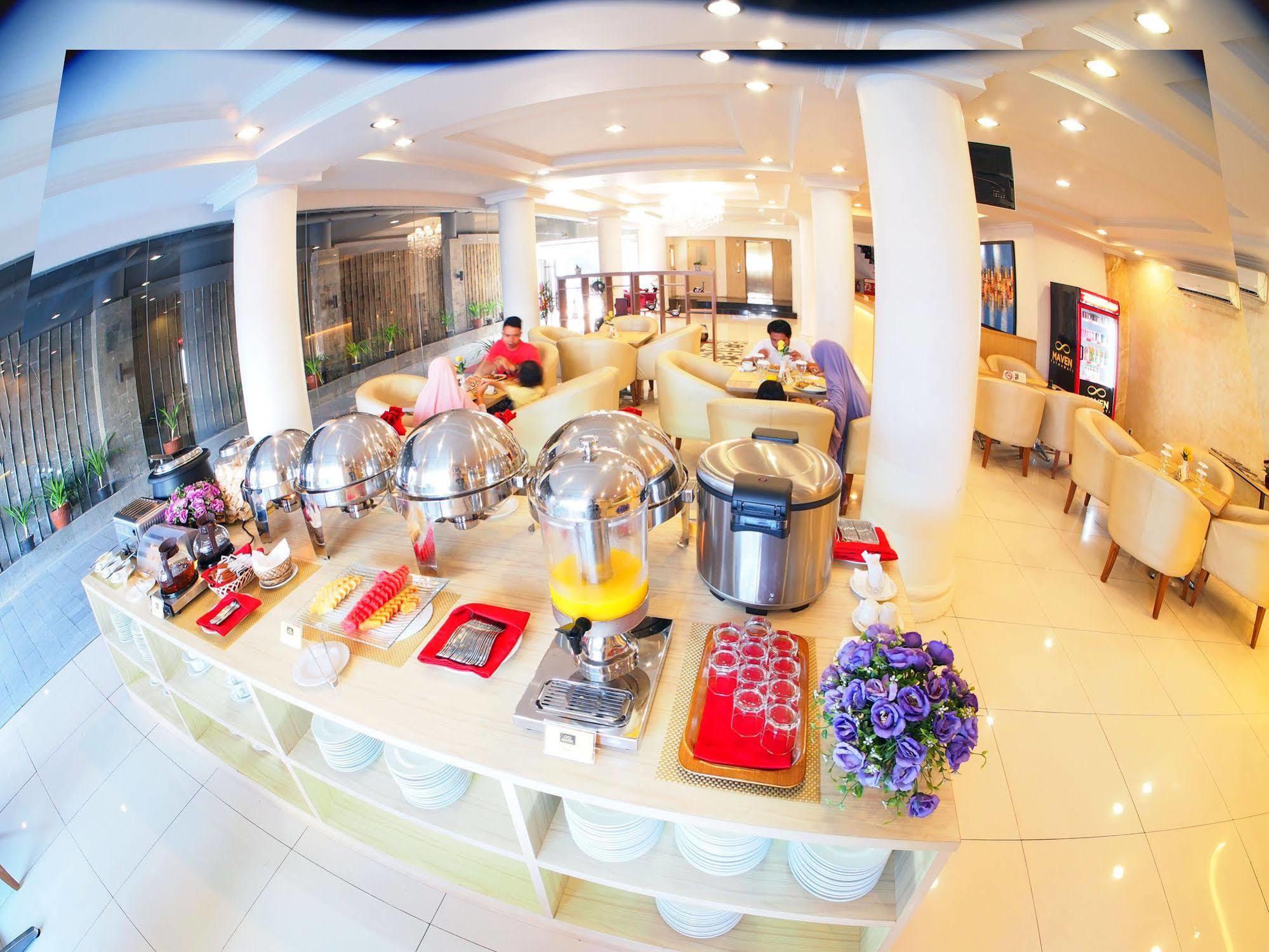 Maven Fatmawati Hotel Джакарта Екстериор снимка